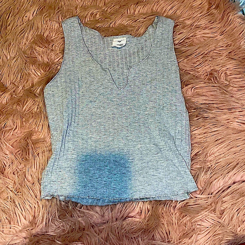 A gray tank top!